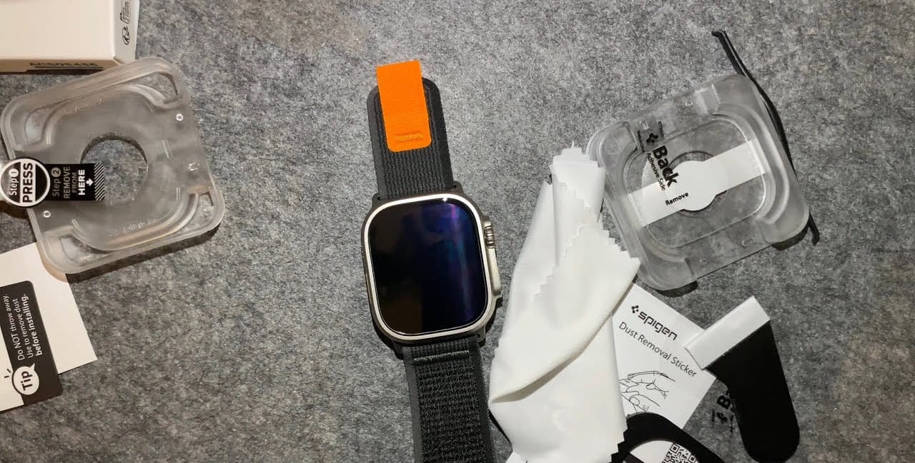 Installation d'une protection d'écran Spigen Glas.tR EZ Fit sur mon Apple Watch Ultra